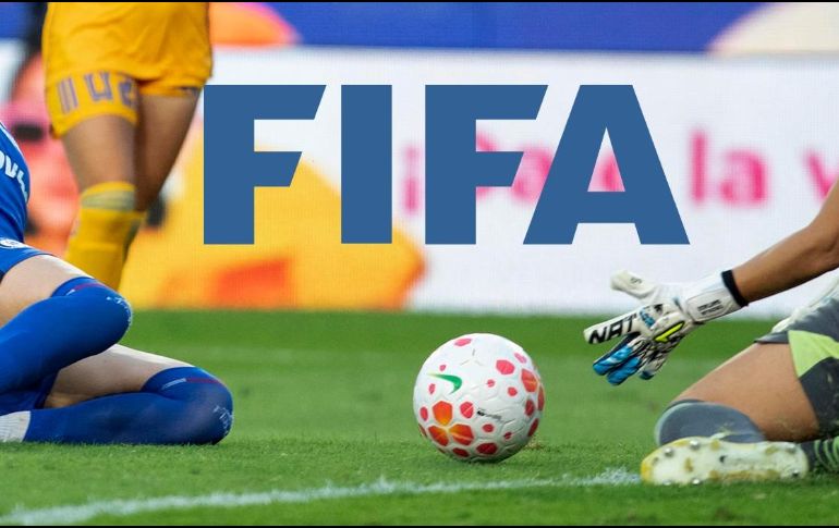 La FIFA busca introducir nuevos cambios a su lista de recomendaciones para incluir aspectos de la salud femenina. EFE / ARCHIVO