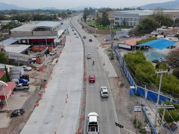 Pablo Lemus Navarro, celebró que la apertura se hubiera llevado a cabo como se comprometió en días pasados, gracias al trabajo del personal de la SIOP. CORTESÍA/ Gobierno de Jalisco