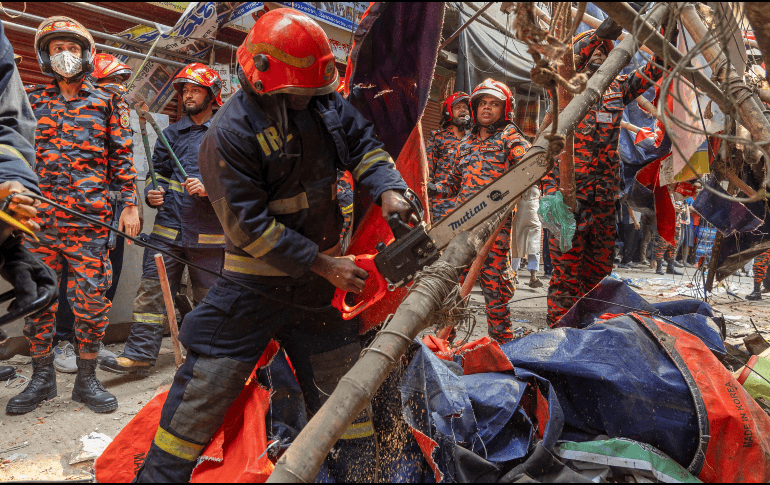 El seísmo ocurrió a las 10:08 hora local y su epicentro se situó 14 kilómetros al oeste-suroeste de Narsingdi, en Banglaseh. AP / A. Goni
