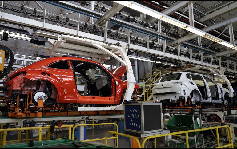 En los primeros tres trimestres de 2025, se acumuló una caída del -1.8 % en la industria, según datos del Inegi. EFE / ARCHIVO