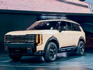 La Telluride 2027 exhibe su renovada parrilla con la sutil “nariz de tigre”, sello distintivo de la marca. CORTESÍA