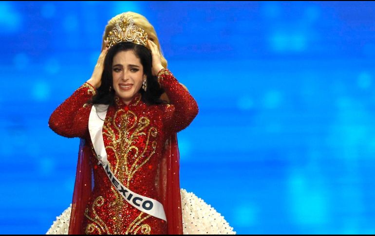 Fátima Bosch se coronó como todas las Miss Universo mexicanas: de rojo. EFE / ARCHIVO