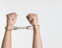 Personal de la Fiscalía del Estado desplegó un operativo para la entrega controlada del efectivo, culminando con la detención en flagrancia del responsable. Unsplash