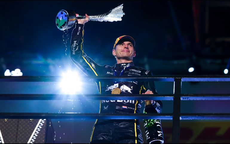 Verstappen arrebató la punta a Norris en la largada y no la soltó. EFE/C. Herrera