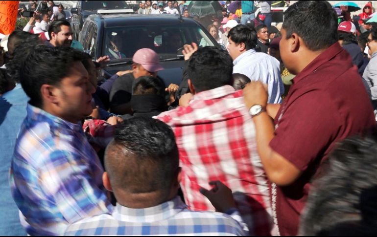 Maestros de la CNTE protestaron en Teposcolula, Oaxaca. EFE/J. Méndez