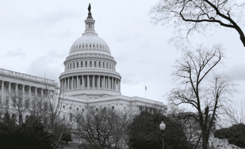 La Casa Blanca había evaluado la posibilidad de lanzar volantes con mensajes contra Maduro sobre Caracas, utilizando aviones militares estadounidenses. AP / ARCHIVO&nbsp;
