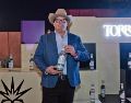 Botellas de Tequila Torrente alineadas durante su presentación, destacando su certificación y proceso de agricultura regenerativa. ESPECIAL