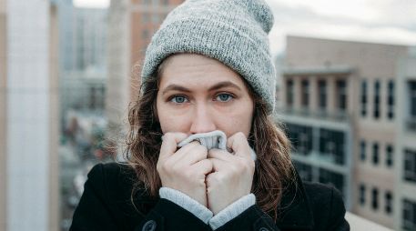 La piel es más vulnerable en la temporada de frío. UNSPLASH / S. BACKMAN