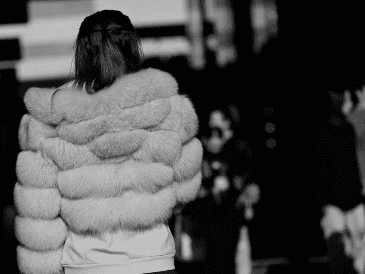 No existe una sola chamarra perfecta, pero elegir con base en materiales, aislamiento, diseño e impermeabilidad ayuda a encontrar la opción indicada para cada clima. Unsplash