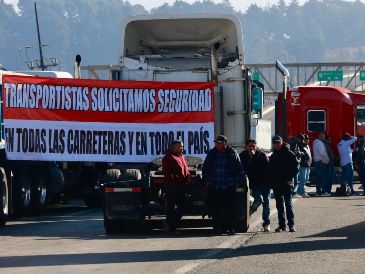 Este lunes, organizaciones campesinas y de transportistas llevaron a cabo un megabloqueo nacional que afectó los principales accesos carreteros del país. EFE / F. Gutiérrez