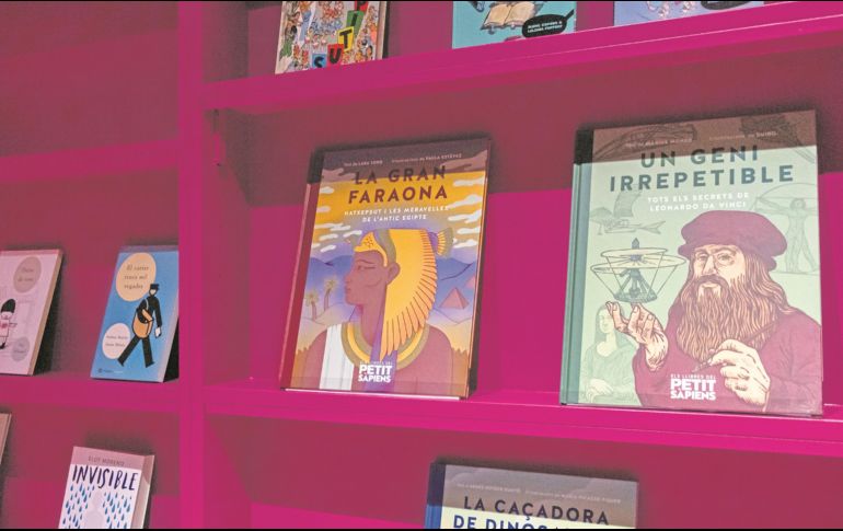 Piezas de “Los libros de Barcelona. Diseño y edición”, que evidencian la textura, tipografía y sobriedad del diseño editorial barcelonés. CORTESÍA