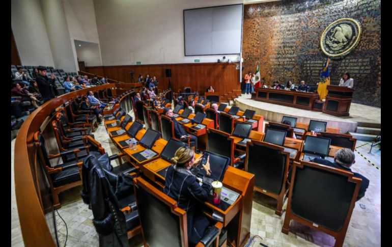 El funcionario estatal destacó los trabajos para conformar la red estatal de hospitales - escuela junto con la Universidad de Guadalajara que permitirá que estudiantes de la carrera de Medicina se preparen en la atención a pacientes del estado en zonas como Puerto Vallarta o Zapotlán. EL INFORMADOR / A. Navarro