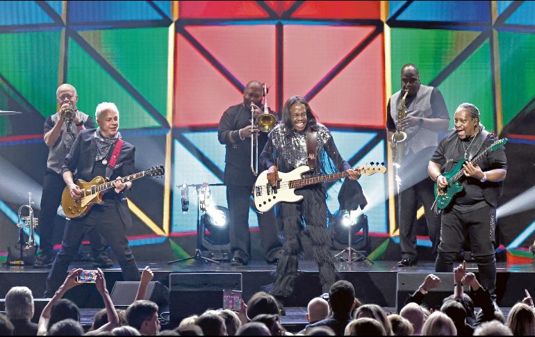 La agrupación se presentó en la gala “Power of Love”, realizada el 22 de febrero de 2025, en el MGM Grand Garden Arena de Las Vegas. AFP