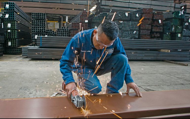 Por los tiempos legislativos, la reforma para reducir la jornada laboral de 48 a 40 horas se discutirá hasta el próximo periodo ordinario en el Congreso federal, que iniciará en febrero de 2026. AFP