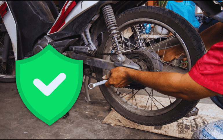 La presión ideal para las llantas de una moto siempre será la que se indique en el manual de usuario. ESPECIAL / CANVA