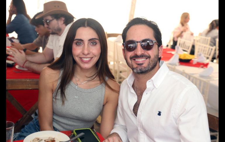 Claudia Delgadillo y Juan Pablo Chico. GENTE BIEN JALISCO / Revista del 28 de noviembre 2025