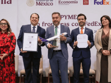 "FedEx cree ﬁrmemente en el potencial de México y en la fuerza de sus emprendedores", declaró Jorge L. Torres, vicepresidente de Operaciones de FedEx México. ESPECIAL / Secretaría de Economía