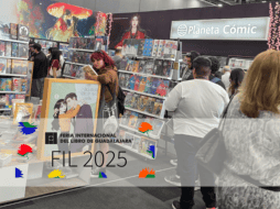 La venta nocturna de la FIL es un evento especial dentro de la feria en el que las editoriales participantes ofrecen descuentos exclusivos para la compra de diversos títulos. ESPECIAL/S. Martínez