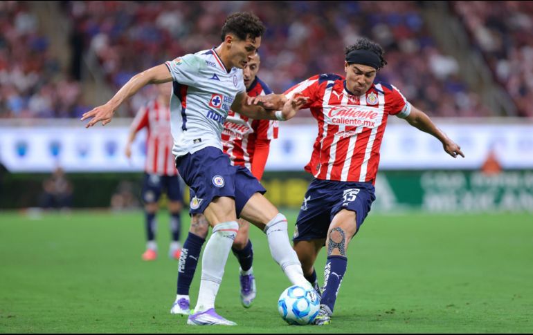 Este cruce marcará un nuevo capítulo en la rivalidad entre Gabriel Milito y Nicolás Larcamón. IMAGO7.