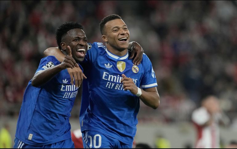 Mbappé marcó el triplete a los 22, 24 y 29 minutos, después de que Chiquinho había adelantado a Olympiakos, a los 8 minutos. AP/ P. Giannakouris.