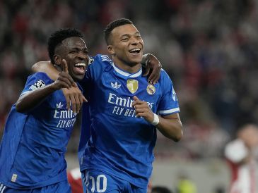 Mbappé marcó el triplete a los 22, 24 y 29 minutos, después de que Chiquinho había adelantado a Olympiakos, a los 8 minutos. AP/ P. Giannakouris.