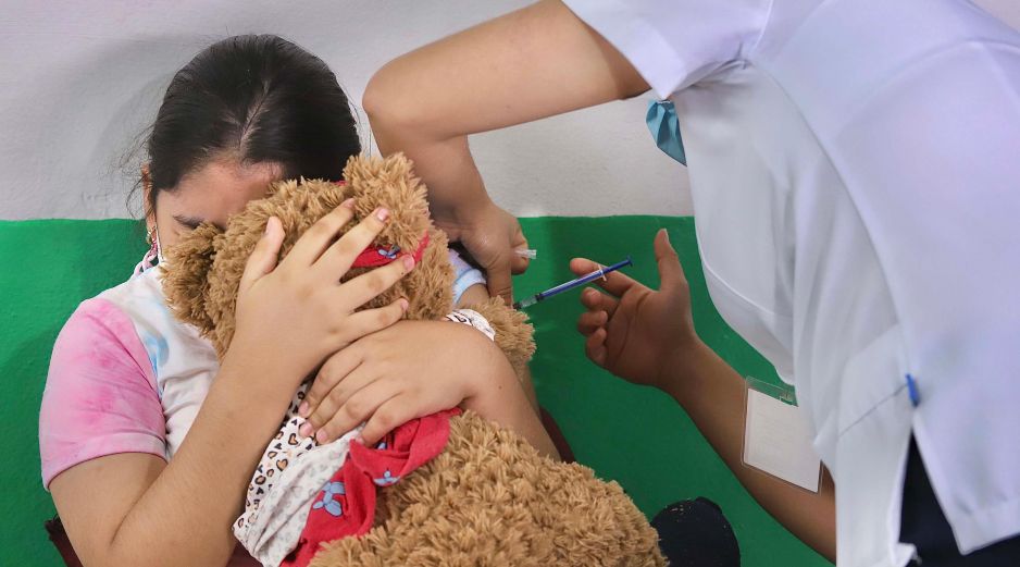 Personal de salud aplica vacunas en distintas unidades de Jalisco para proteger a la población durante todo el año. SUN/Archivo