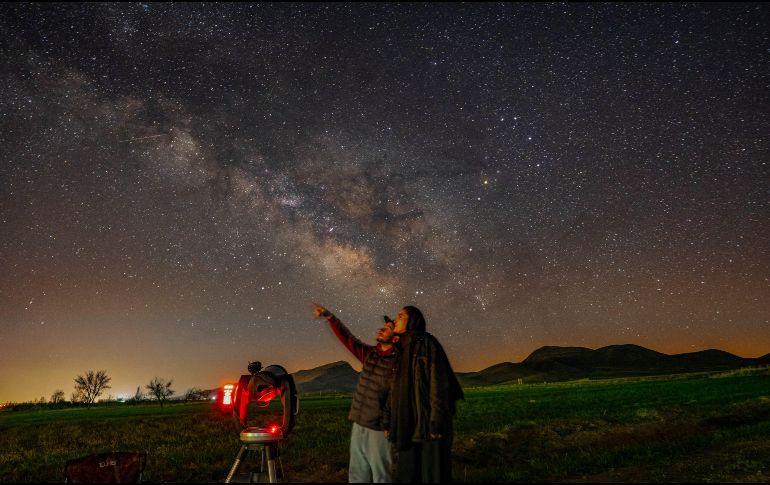 La Noche de las Estrellas es un esfuerzo colaborativo que reune a la UNAM, el IPN, la Academia Mexicana de Ciencias, el INAOE y la SECIHTI. UNSPLASH / A. NEMATI