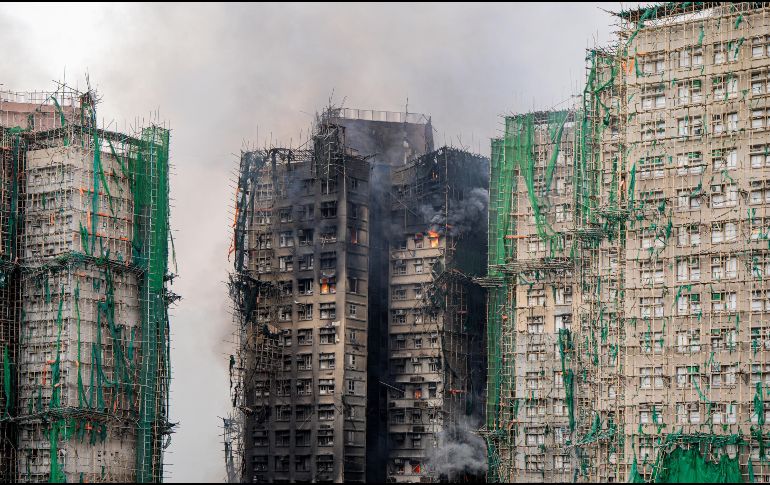 La última información disponible sobre los residentes atrapados dentro de los inmuebles indicaba que había 62 personas en esta situación. EFE/L. MAN HEI