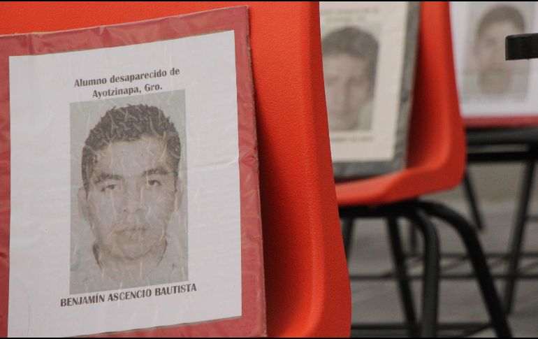 Madres, padres y familiares de los normalistas desaparecidos en Ayotzinapa convocaron este 27 de noviembre a una manifestación en la Ciudad de México. SUN / ARCHIVO