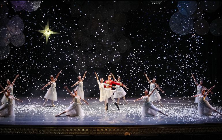 La CDMX recibirá una adaptación especial de El Cascanueces, un espectáculo que combina tradición y nuevos elementos para cautivar al público. EL INFORMADOR/ARCHIVO