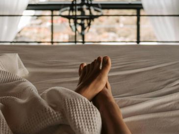 Algunas actividades simples pueden ayudar a recuperar la temperatura en los pies y mejorar la circulación. PEXELS