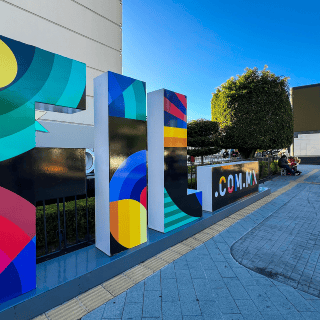 ¿Dónde se encuentra el estacionamiento gratuito de la FIL?