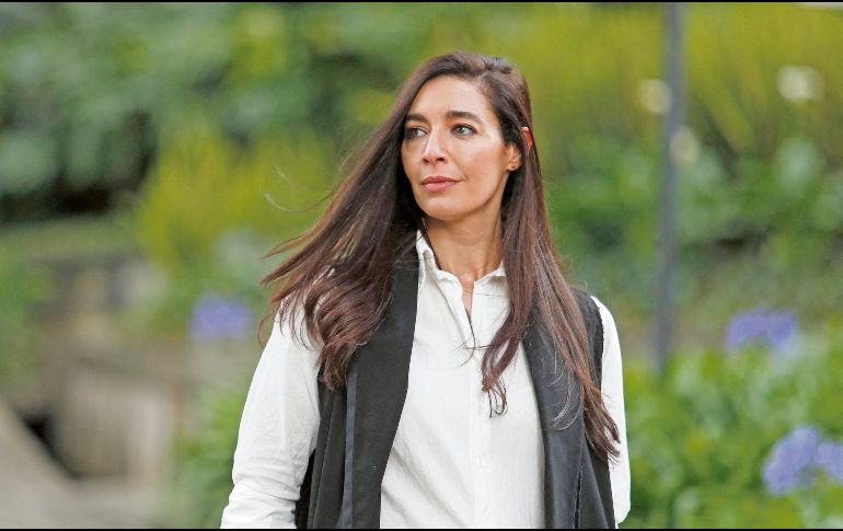 La escritora uruguaya posa para una sesión fotográfica en la Universidad de los Andes, en Bogotá, Colombia. AFP