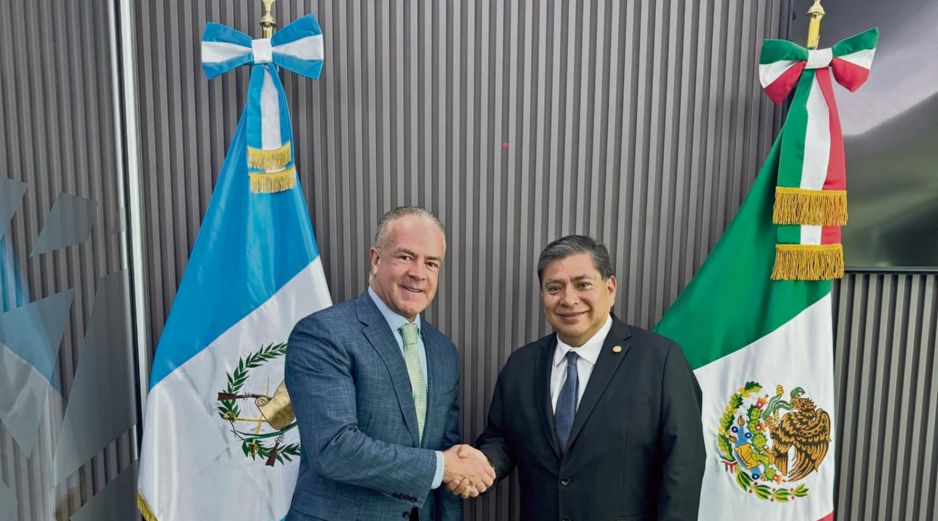 Raúl Rocha presumía cercanía con personal diplomático guatemalteco en México. ESPECIAL
