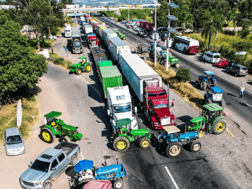 Transportistas y campesinos levantan bloqueos en las carreteras de Jalisco. EL INFORMADOR / ARCHIVO