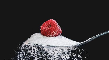 Diversos estudios han demostrado que el consumo de azúcares libera neurotransmisores asociados a sentir placer. UNSPLASH / F. MROZ