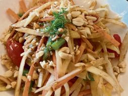 Disfruta de una agradable tarde en Atomic Thai & Asian Food . ESPECIAL