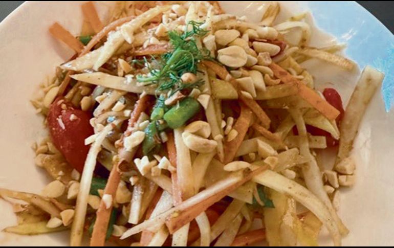 Disfruta de una agradable tarde en Atomic Thai & Asian Food . ESPECIAL