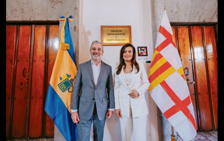 Jaume Collboni y Vero Delgadillo dialogan en Palacio Municipal sobre la agenda de colaboración entre Guadalajara y Barcelona. ESPECIAL
