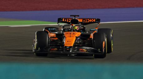 El gran beneficiado de la jornada fue Oscar Piastri, quien recorta diferencias en el campeonato y se confirma como un contendiente legítimo al título. EFE / A. Haider