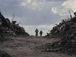 Según el gobierno de Hamás, el número de gazatíes muertos en ataques israelíes desde que el Estado hebreo comenzara su ofensiva militar se ha elevado ya a 69 mil 546 personas. EFE/EPA/ M. Saber