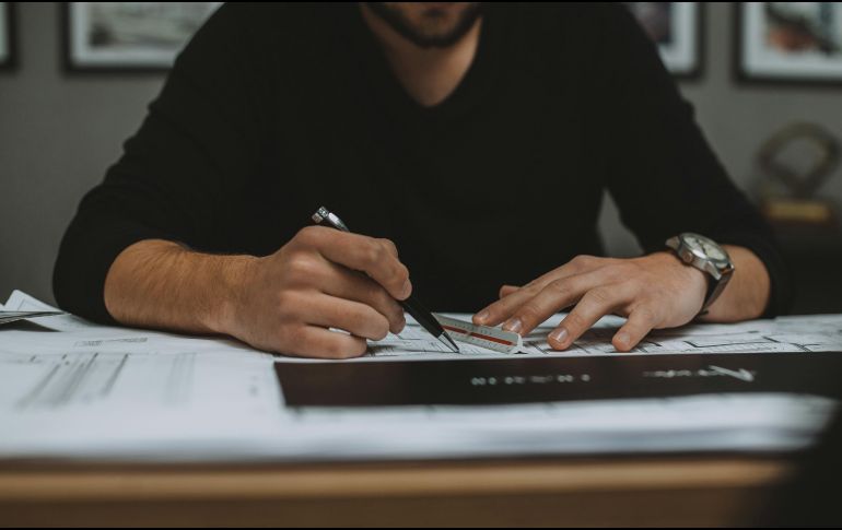Los trabajadores informales en julio totalizaron 33.9 millones, lo que elevó la tasa de informalidad al 55.7 %. UNSPLASH / M. PERES