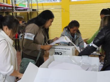 Los hondureños votarán también por tres designados presidenciales (vicepresidentes), 298 alcaldías municipales, 128 diputados al Parlamento local y 20 al Centroamericano. EFE/ G. AMADOR
