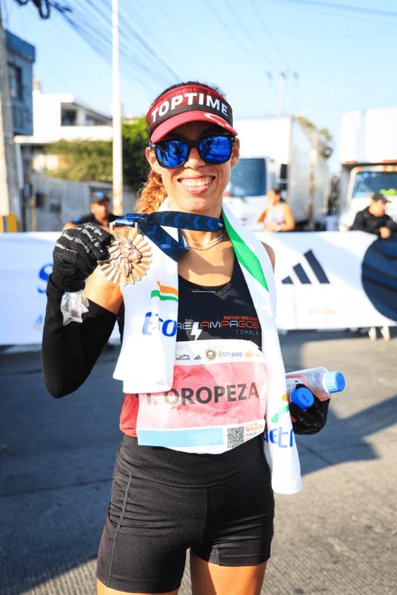 Por parte de México destacó Isabel Guadalupe Oropeza, quien completó el recorrido en 2:45:12, convirtiéndose en la mejor atleta nacional de la competencia. EL INFORMADOR/J. Acosta 