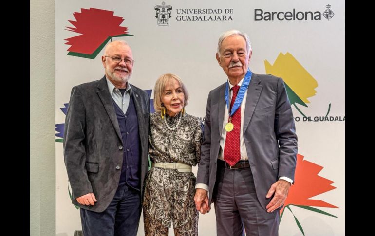 Ante un auditorio lleno, Eduardo Mendoza encabezó este domingo la apertura del Salón Literario Carlos Fuentes en la Feria Internacional del Libro de Guadalajara. EL INFORMADOR / H. Navarro