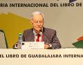 Ante un auditorio lleno, Eduardo Mendoza encabezó este domingo la apertura del Salón Literario Carlos Fuentes en la Feria Internacional del Libro de Guadalajara. EL INFORMADOR / H. Navarro