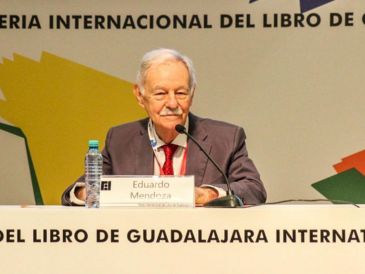 Ante un auditorio lleno, Eduardo Mendoza encabezó este domingo la apertura del Salón Literario Carlos Fuentes en la Feria Internacional del Libro de Guadalajara. EL INFORMADOR / H. Navarro