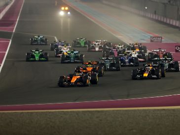 En la última carrera del año, en el Gran Premio de Abu Dhabi, se definirá al nuevo campeón. EFE/ A. HAIDER.