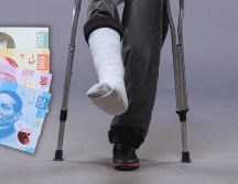 Una duda común es si el aguinaldo debe pagarse completo cuando el empleado tuvo una incapacidad laboral a causa de un accidente de trabajo. ESPECIAL / CANVA
