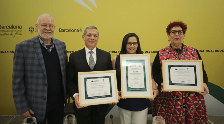 El reconocimiento fue recibido por Lía Castillo Meneses, Sayri Karp Mitastein y Juan Felipe Córdoba-Restrepo. EL INFORMADOR/ H. Navarro